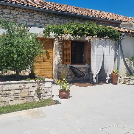 Appartement And Perstel